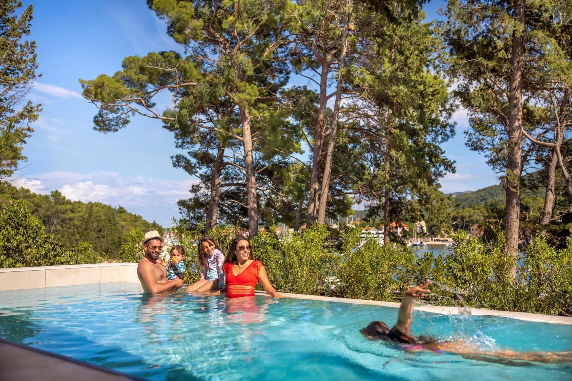 Valamar Amicor Resort Старий Град Екстер'єр фото